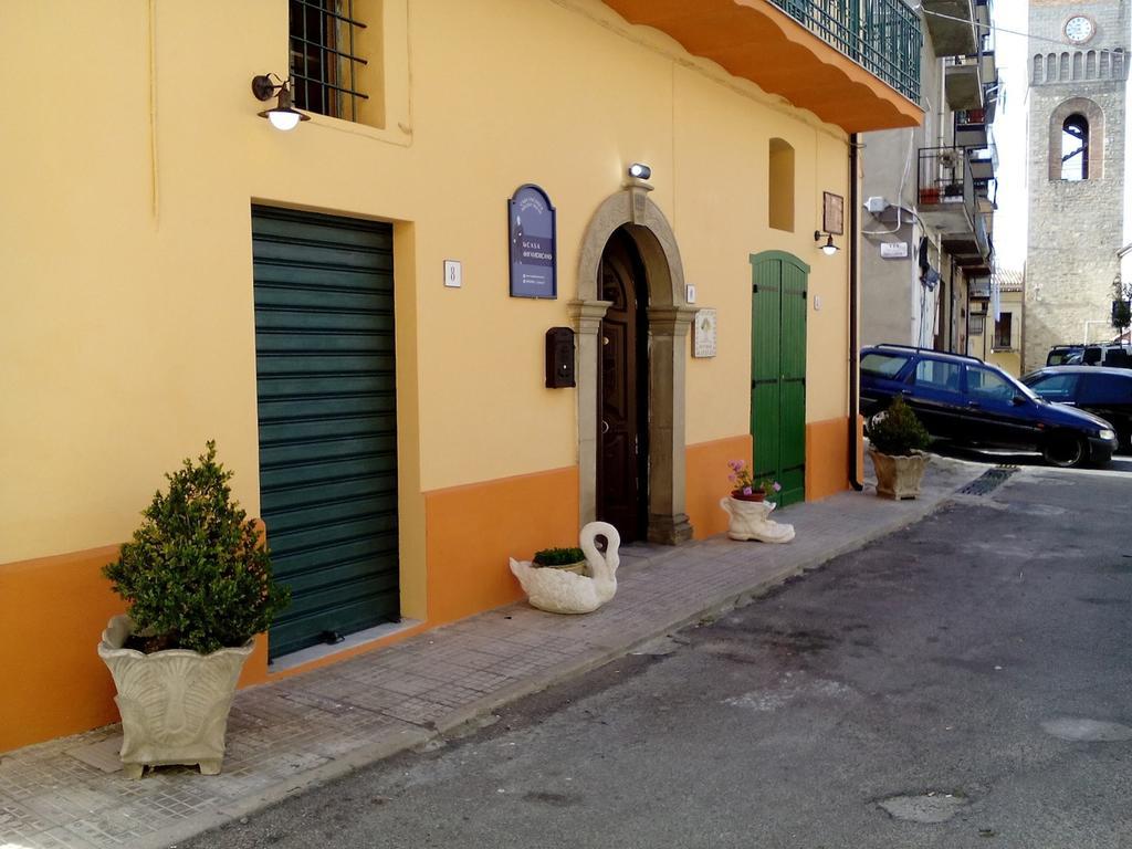 La Casa Dellamericano - Casa D'Epoca Anni '30 Aliano Exterior foto
